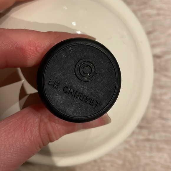 Le Creuset ombre white cream kettle - Picture 14 of 15